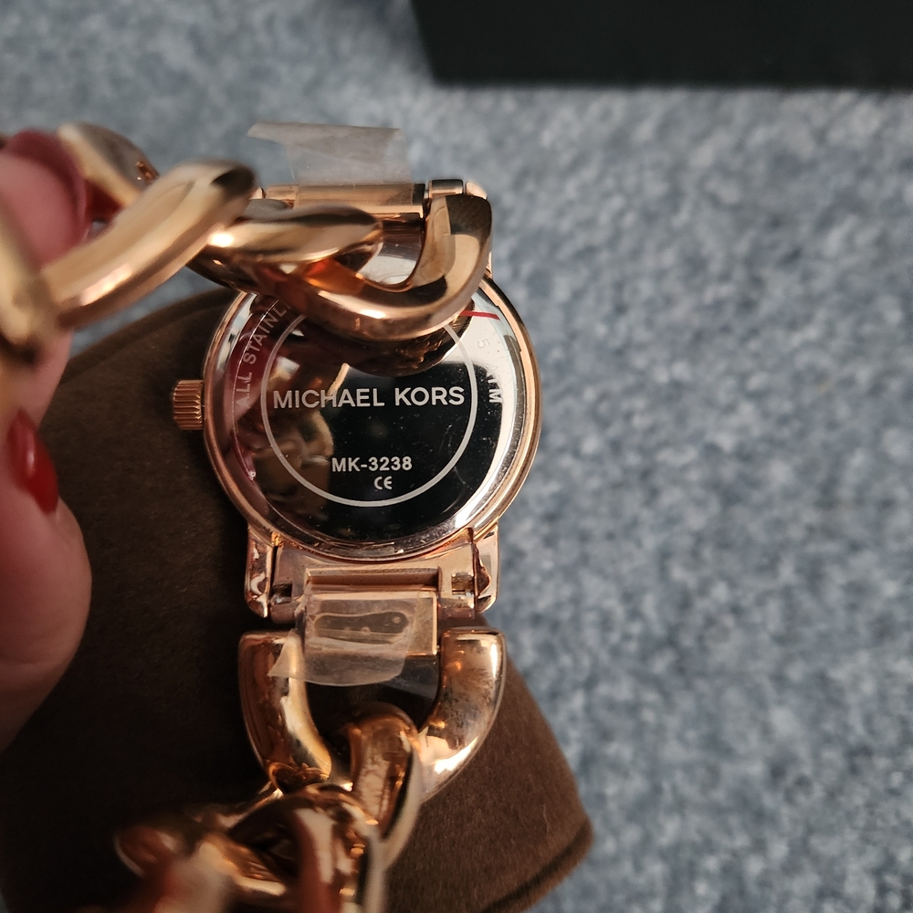 NWT Michael Kors Rose Gold Chain Twist Watch - Picture 4 of 6